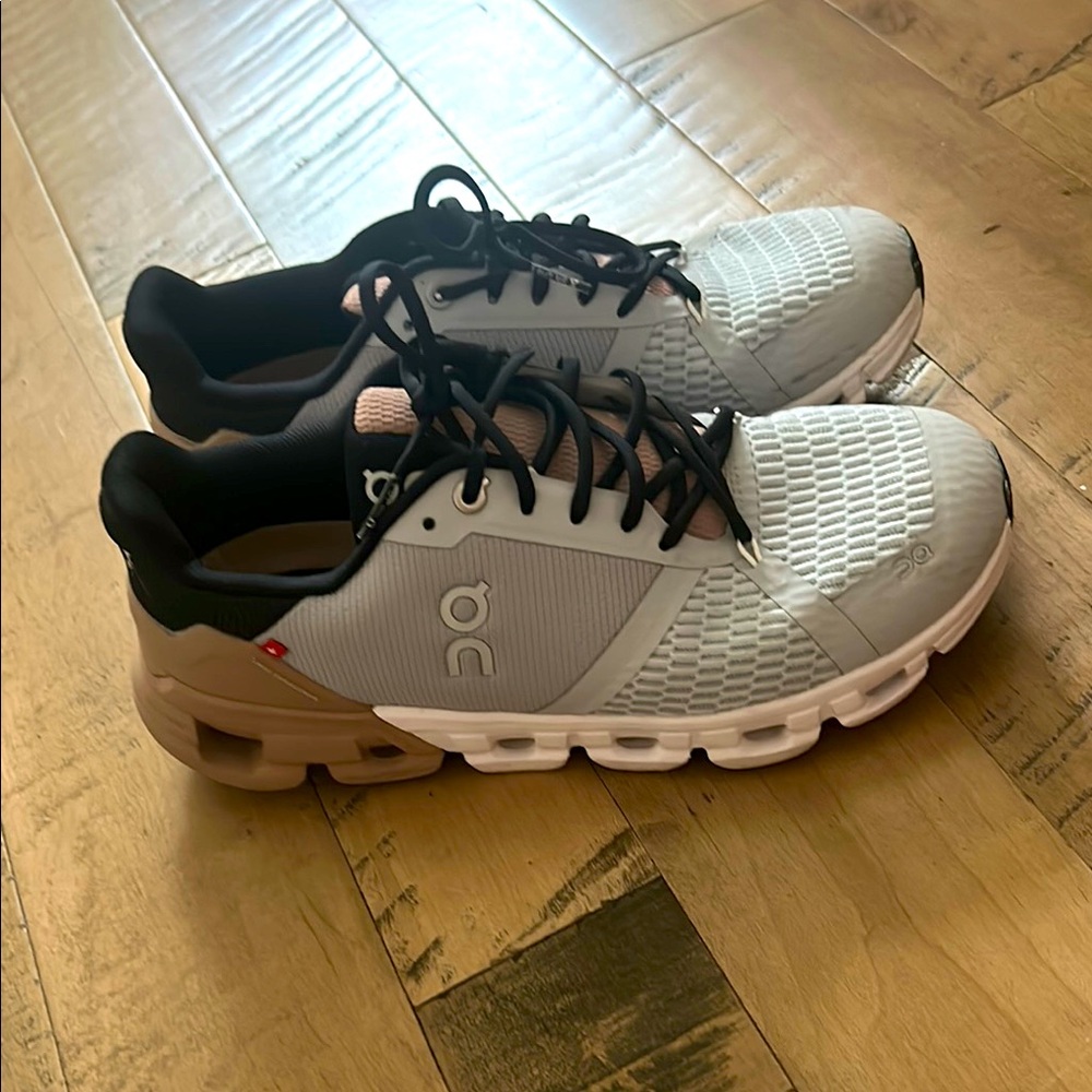 On Women’s Cloudflyer 4